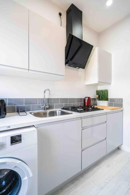 Modern Flat In Moseley With Free Parking Lägenhet Birmingham Exteriör bild